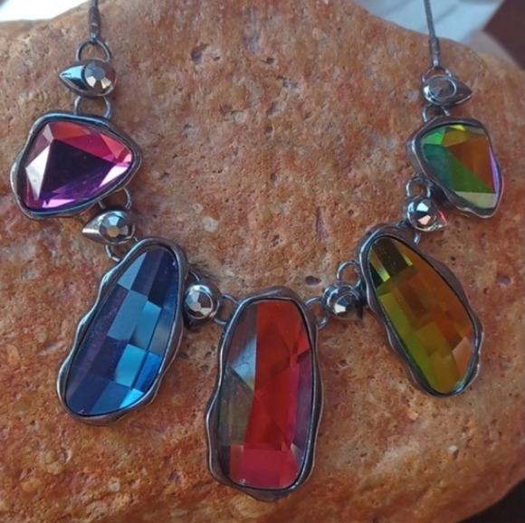 Gorgeous Edgy Oil Spill Multicolor Multifaceted Eyecatching Statement Necklace - Picture 8 of 12